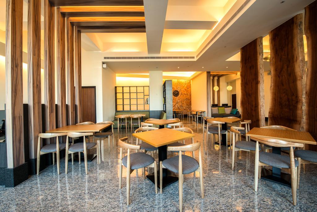 Celebrity 99 Hotel 吉安郷 エクステリア 写真